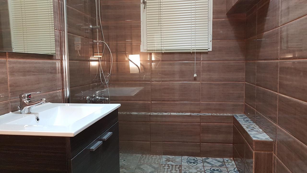 Menta Errathens Apartment - Athens Center, 5 Bd, 2 Bath 외부 사진