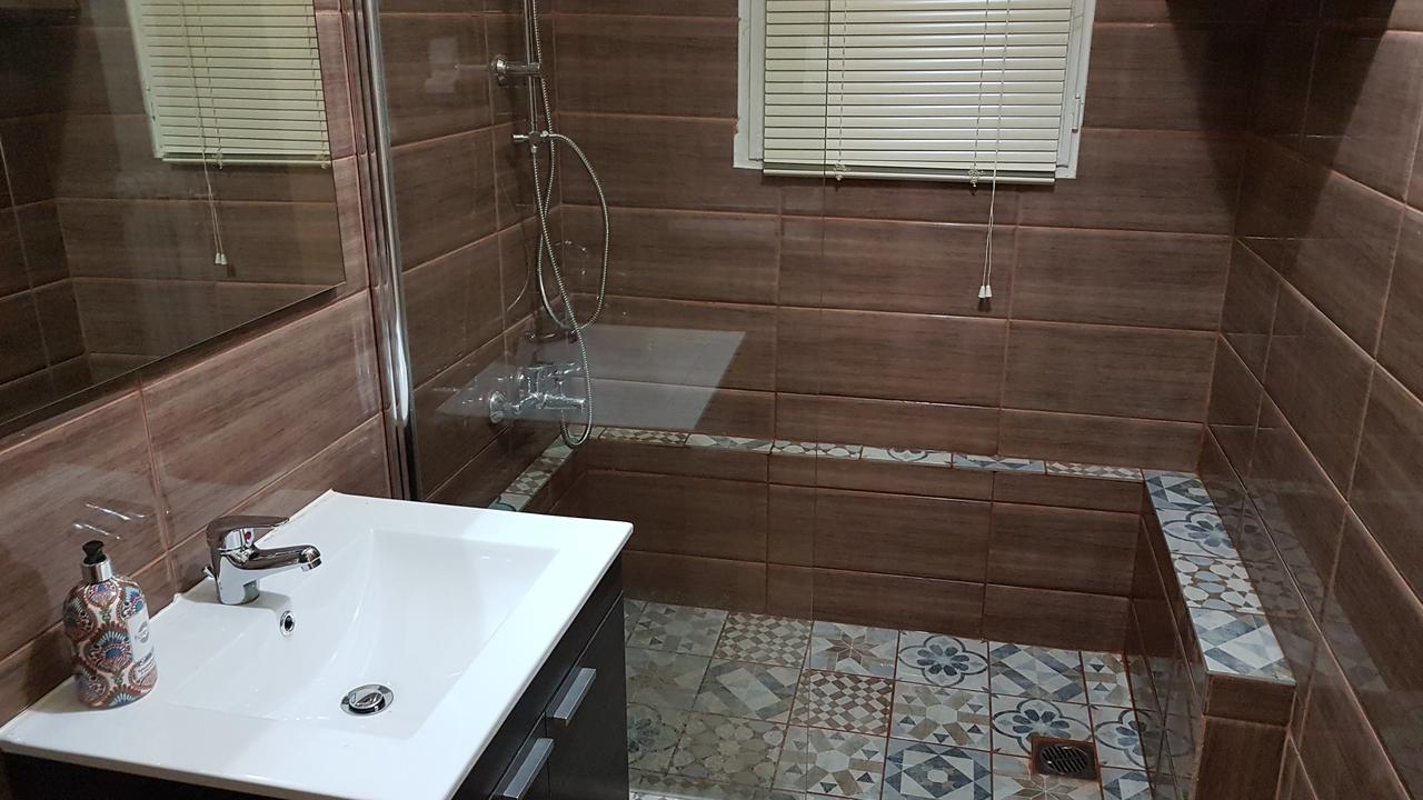 Menta Errathens Apartment - Athens Center, 5 Bd, 2 Bath 외부 사진
